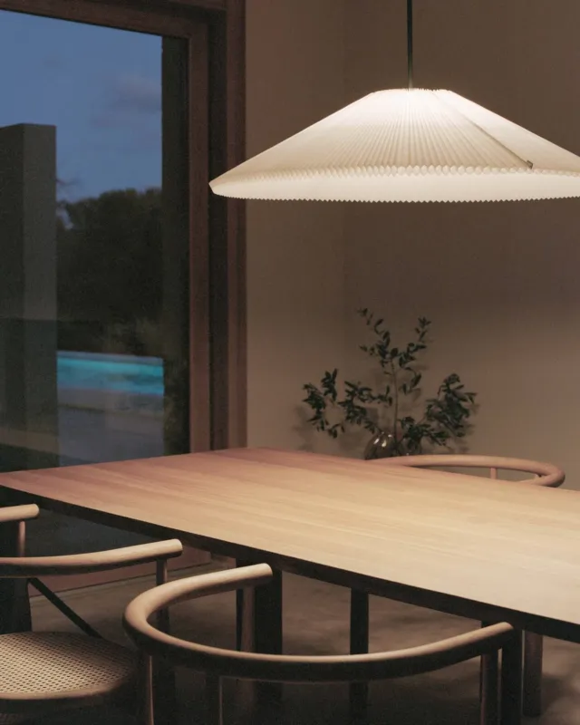 New Works Lampa wisząca Nebra śr. 50-90 cm zmieniająca kształt biała Bezpieczne zakupy