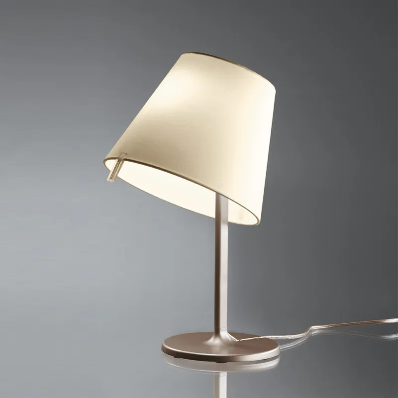 Artemide Lampa stołowa Melampo Notte wys. 40 cm klosz ecrù / podstawa złota (bronze) Oferta