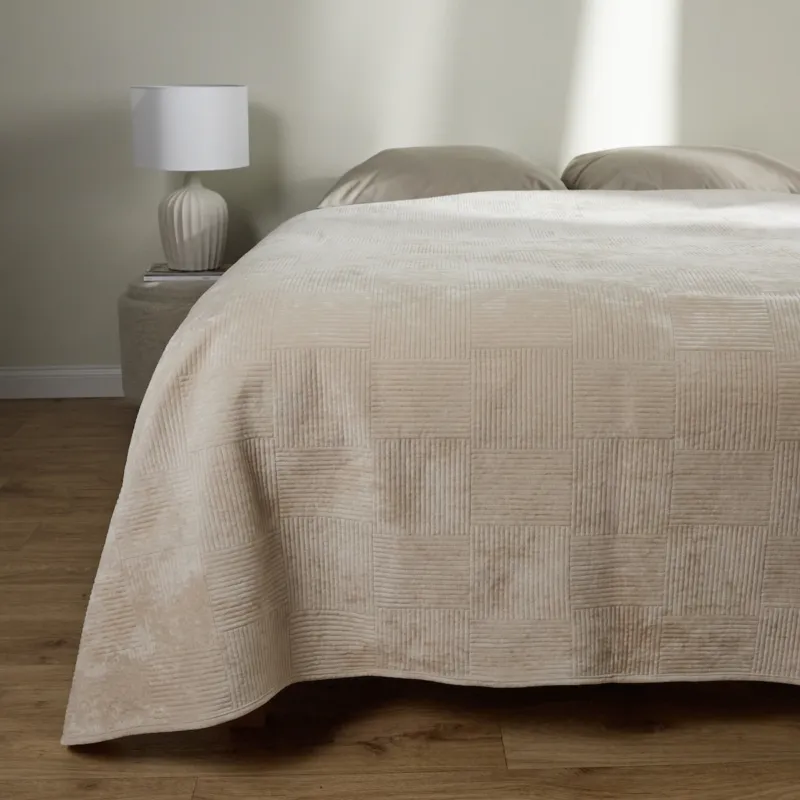 Premium Jednokolorowa narzuta na łóżko Quadron 200x220 cm z motywem geometrycznym -