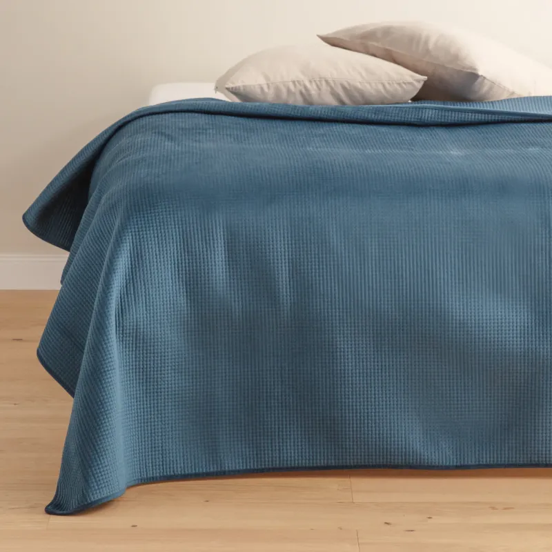Bestseller Narzuta Welwetowa w Wytłaczane Drobne Kropki Pontoso 200x220 cm -