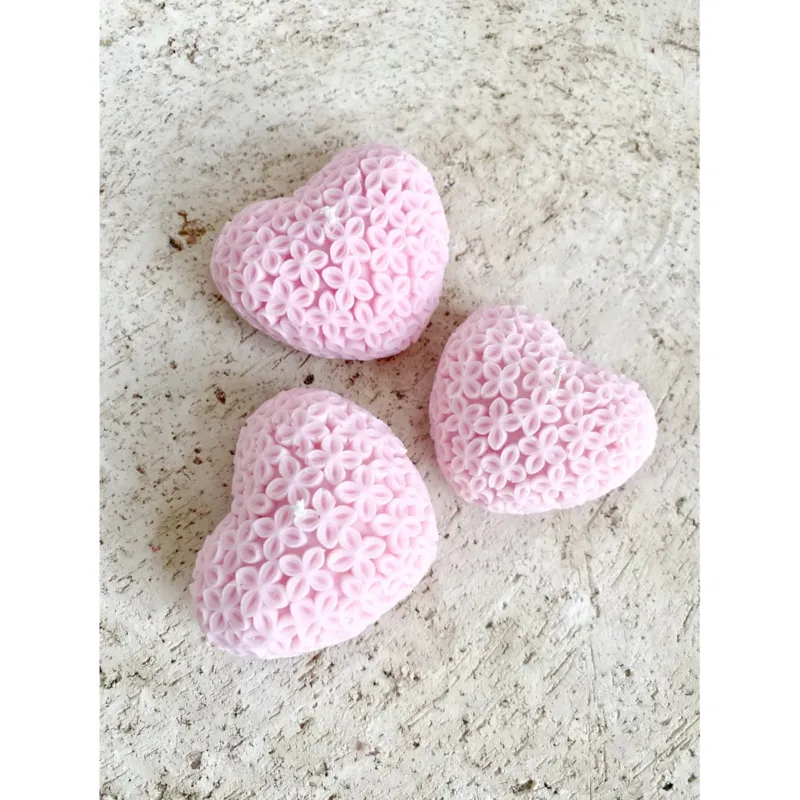 Rabat Zestaw prezentowy serduszka "Three Hearts" świece ekologiczne sojowe różowe- pudełko prezentowe -