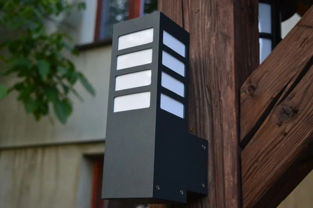 Lampa zewnętrzna kinkiet ARKAD 2 K Radex IP 44 1x18W E27 Poliwęglan Grafit Taniej