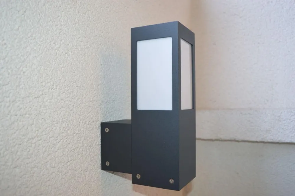 Niska cena Lampa zewnętrzna kinkiet ARKAD 3 K DG Radex IP 44 1x18W E27 Czarny/Poliwęglan odporny na UV