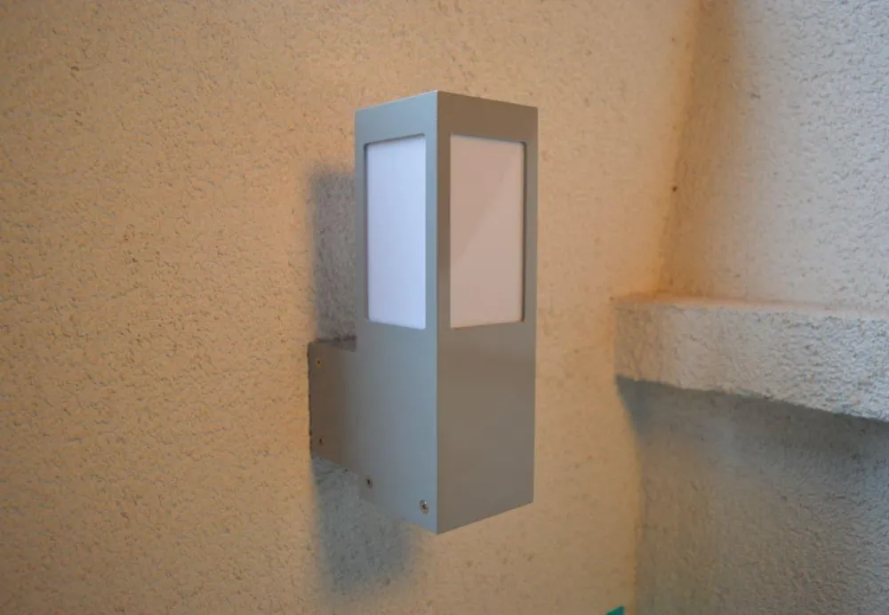 Lampa zewnętrzna kinkiet ARKAD 3 K Radex IP 44 Poliwęglan/Srebrnoszary Bezpieczne zakupy