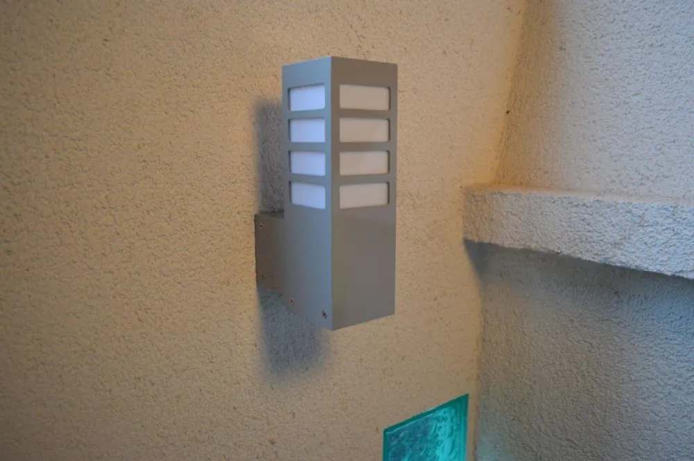 Ekspresowa dostawa Lampa zewnętrzna kinkiet ARKAD Radex IP 44 / Srebrnoszary
