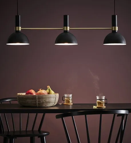 Wyjątkowa oferta Lampa wisząca do jadalni industrialna 3 metalowe czarne klosze na złotej listwie MarkSlojd 106971 Larry 3xE27 147cm x 99cm